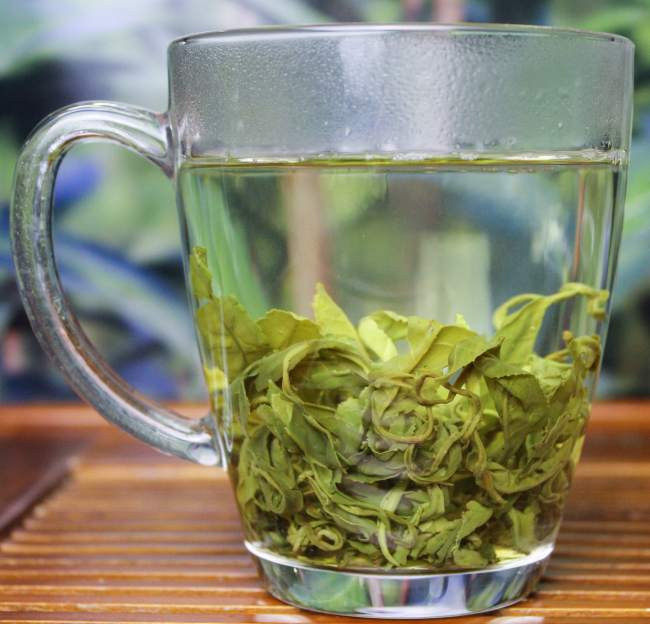 嵊州泉岗辉白茶怎么样，浙江泉岗辉白茶图片简介