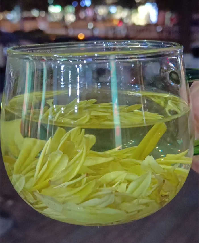 安吉奶白茶的特点和功效